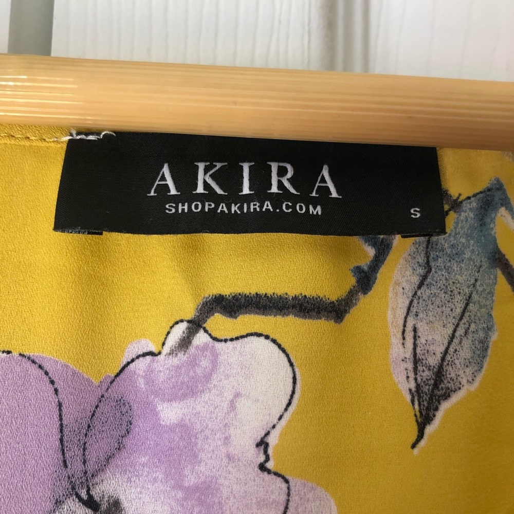 floral yellow romper (never worn) - Picture 3 of 4